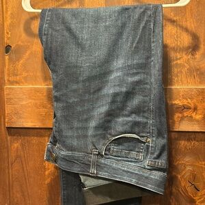 Venezia stretch waist band size 18s. Worn handle of times.